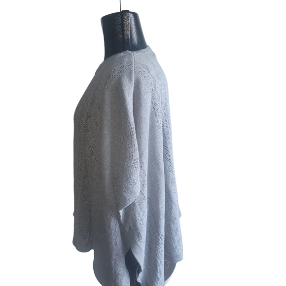 Banana Republic Grey Sweater Poncho XS/S - Picture 5 of 7